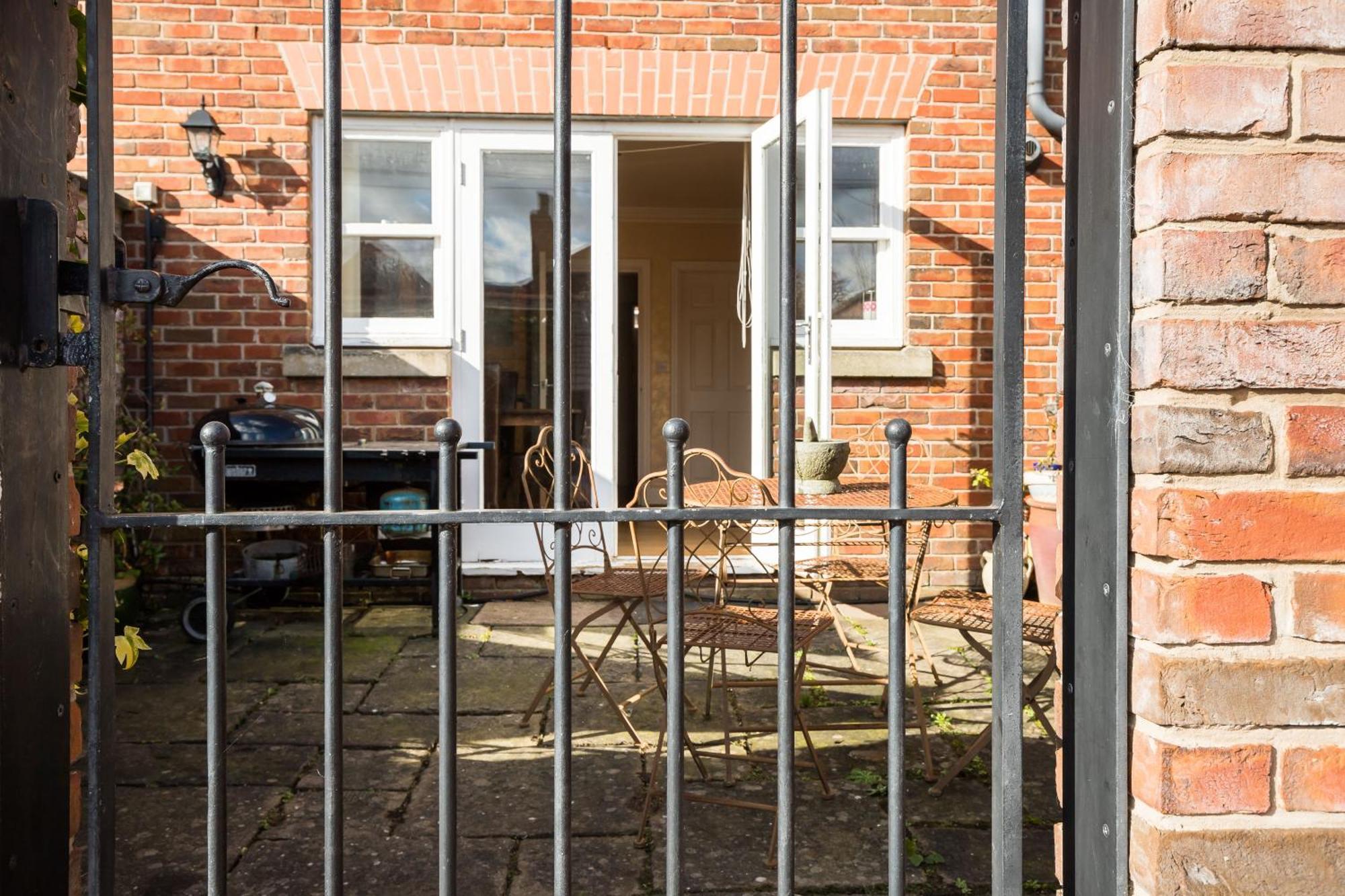 Spacious, 3 Bed House For 6 In Central Chester 호텔 외부 사진