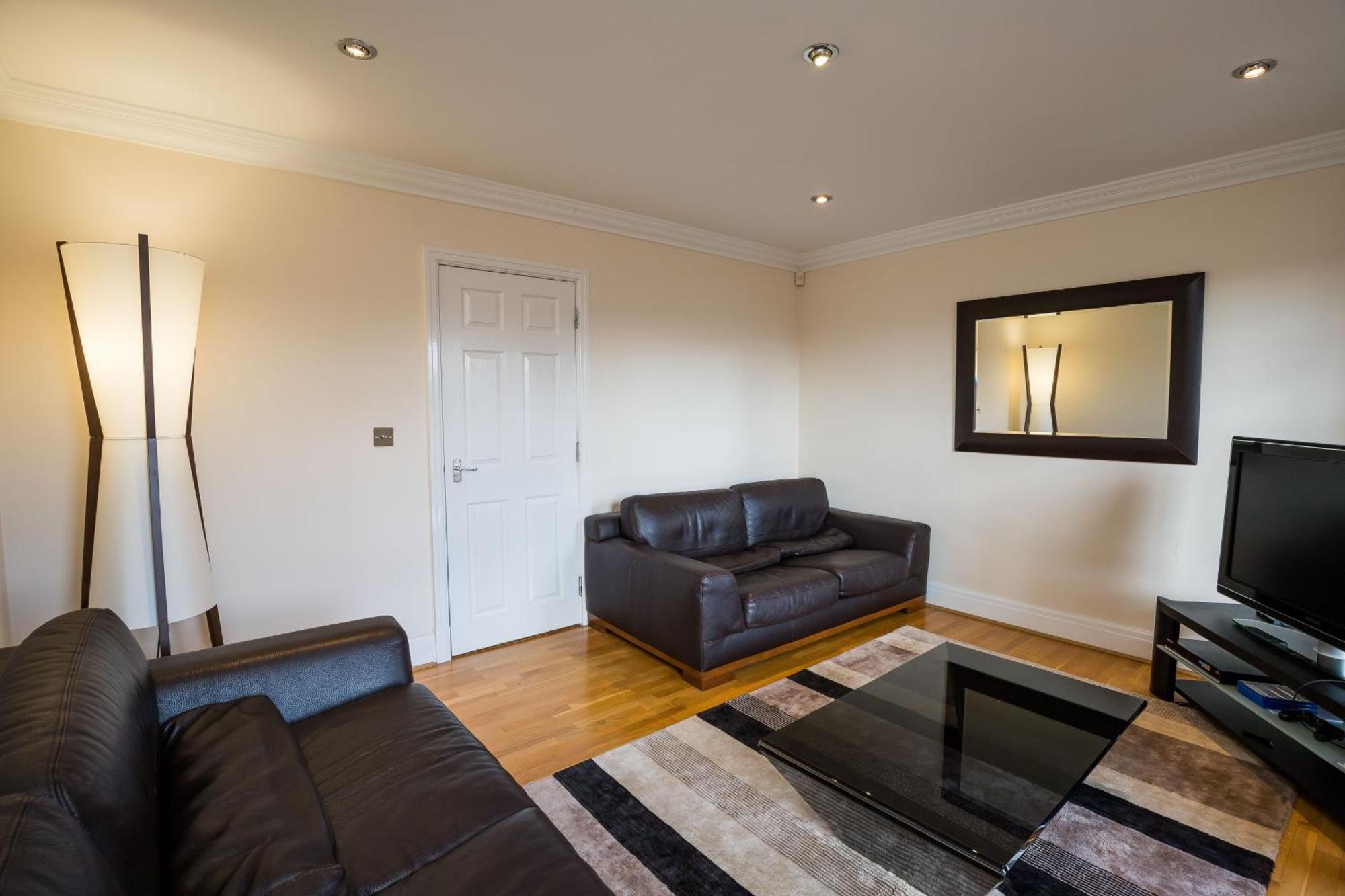Spacious, 3 Bed House For 6 In Central Chester 호텔 외부 사진